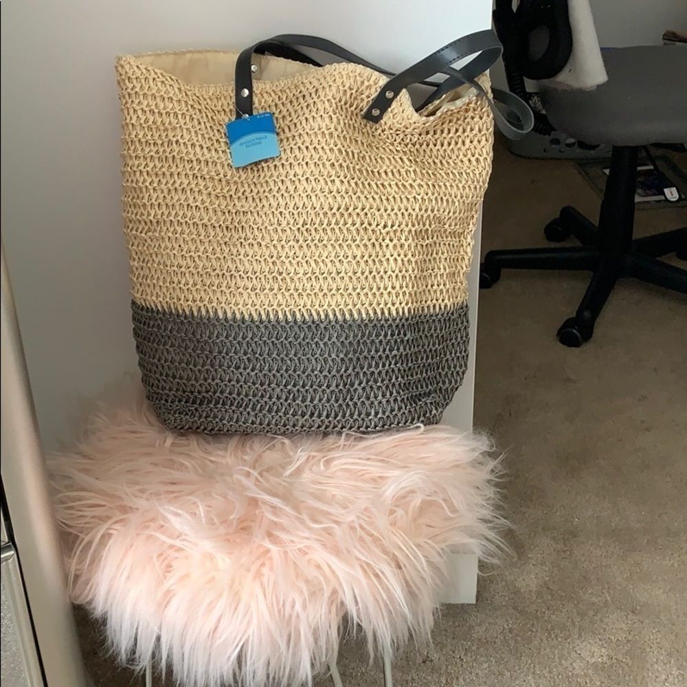 NEW Nice Tote🌞🌞🏖 - Picture 2 of 4
